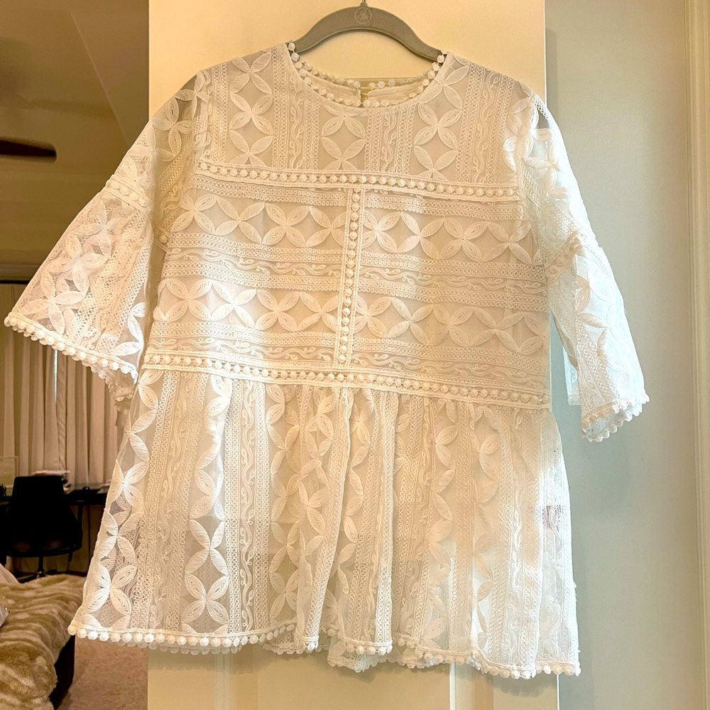 3/4 sleeve embroidered blouse in white